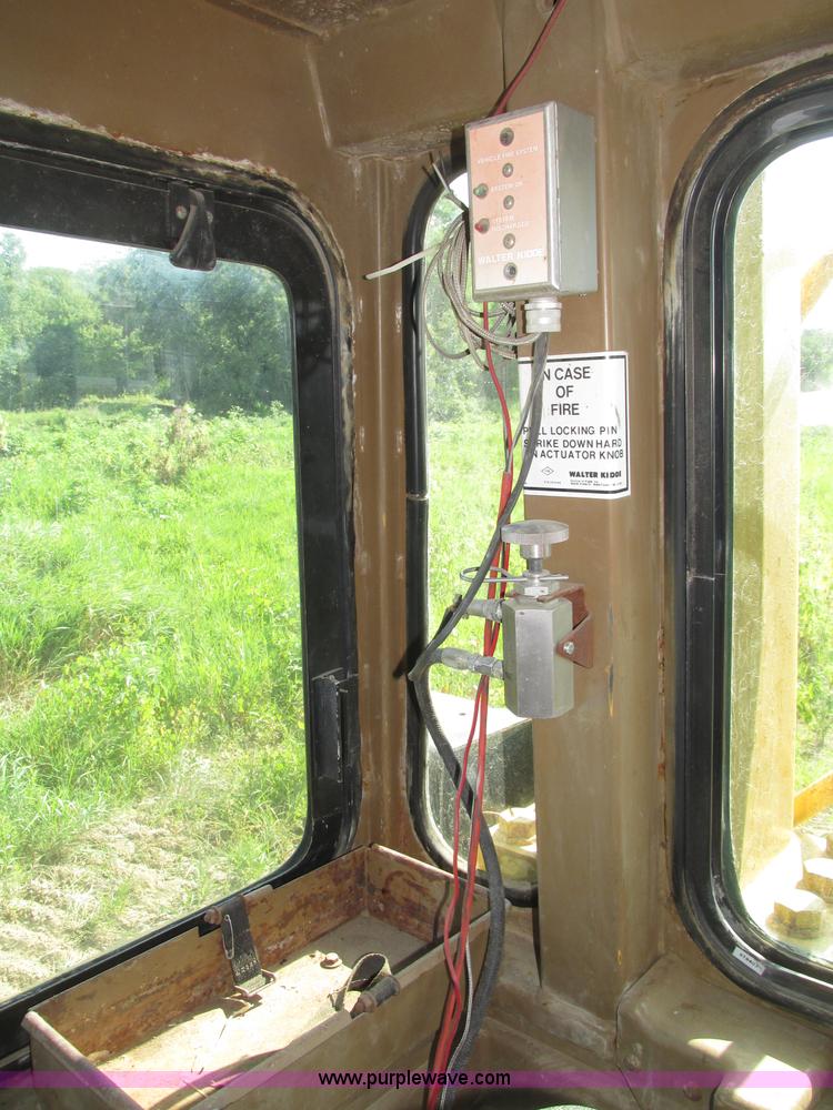 image for item F7467 1987 Caterpillar D7H dozer