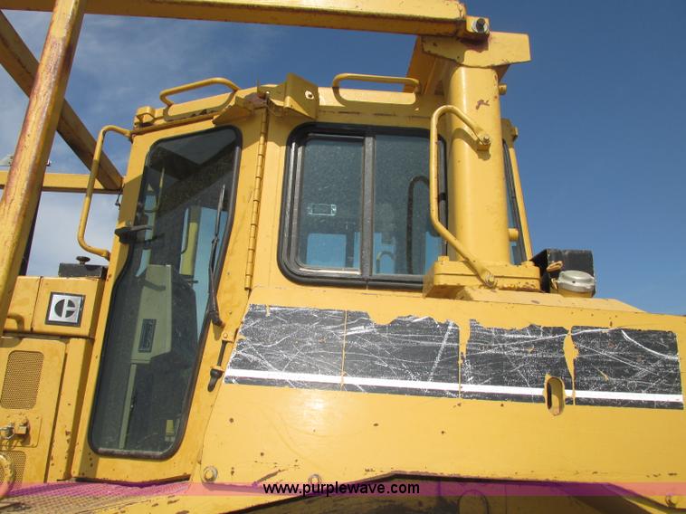 image for item F7467 1987 Caterpillar D7H dozer