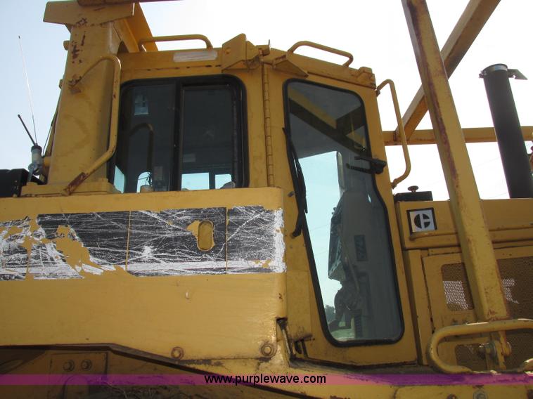 image for item F7467 1987 Caterpillar D7H dozer