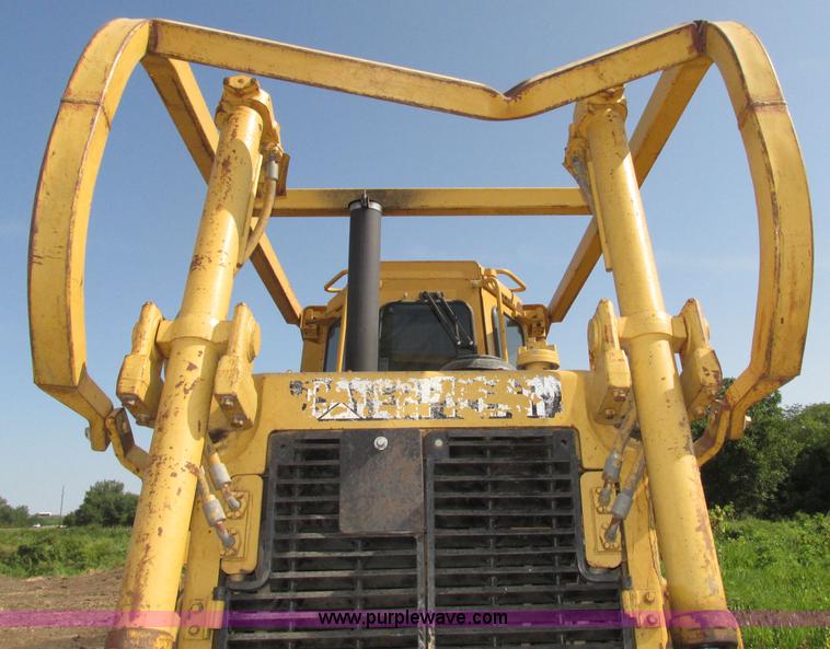 image for item F7467 1987 Caterpillar D7H dozer