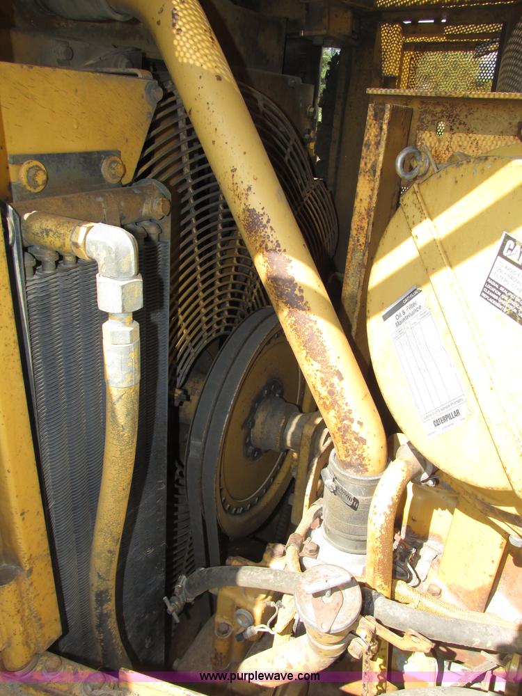 image for item F7467 1987 Caterpillar D7H dozer