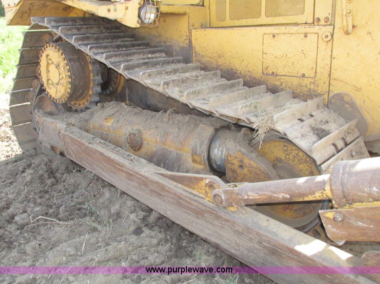 image for item F7467 1987 Caterpillar D7H dozer