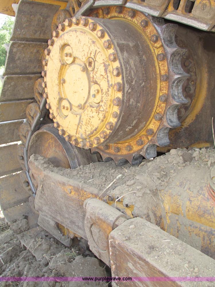 image for item F7467 1987 Caterpillar D7H dozer