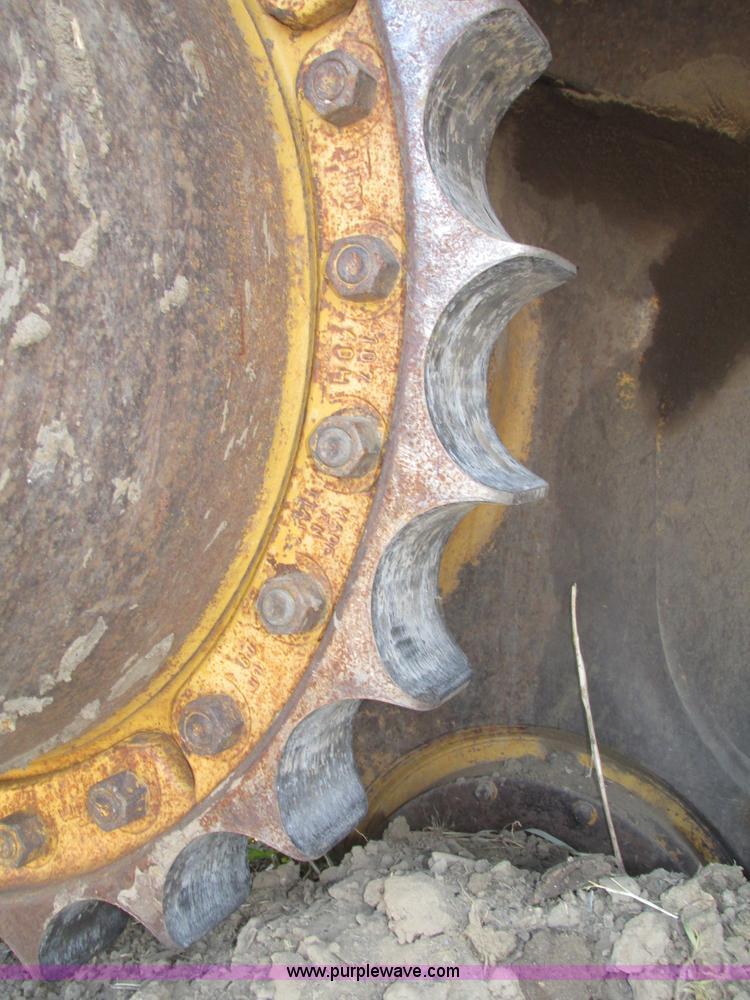 image for item F7467 1987 Caterpillar D7H dozer