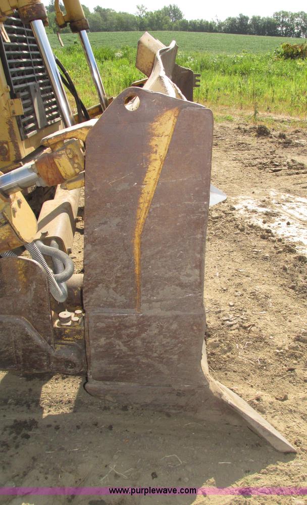 image for item F7467 1987 Caterpillar D7H dozer