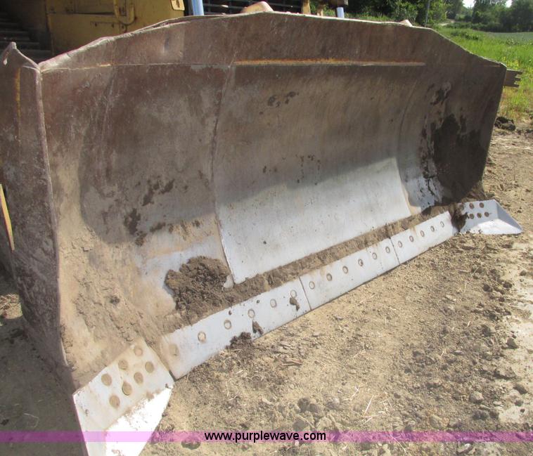 image for item F7467 1987 Caterpillar D7H dozer