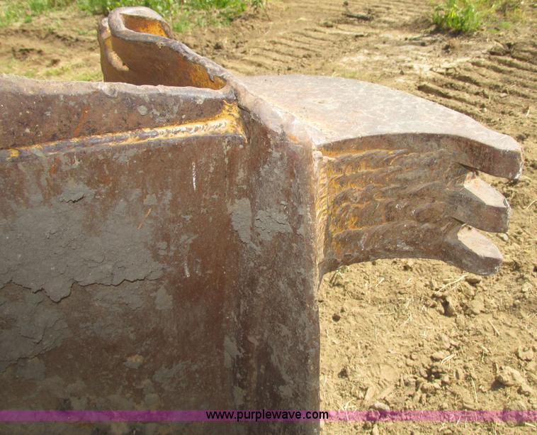 image for item F7467 1987 Caterpillar D7H dozer