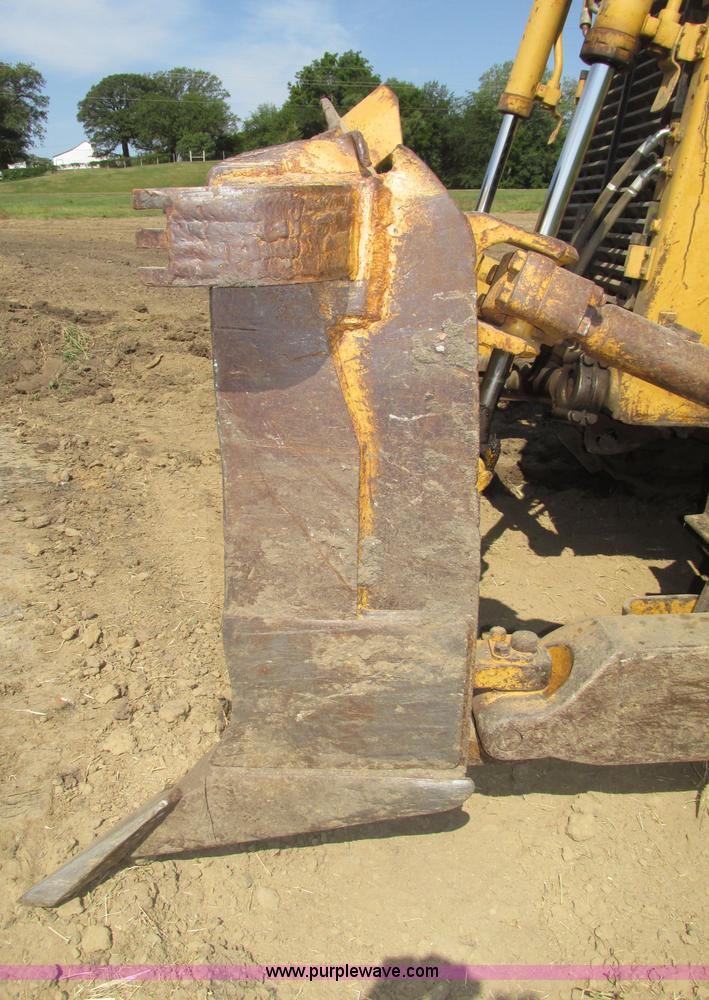 image for item F7467 1987 Caterpillar D7H dozer