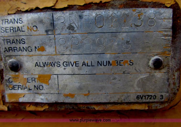 image for item F7467 1987 Caterpillar D7H dozer