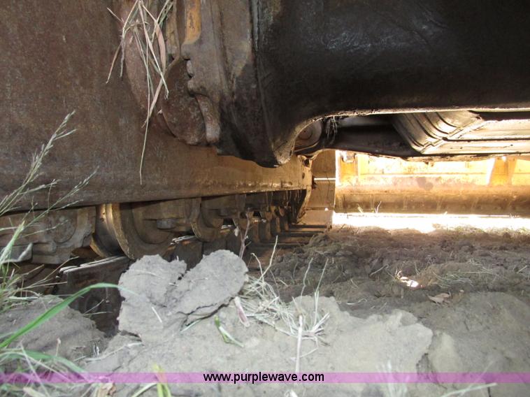 image for item F7467 1987 Caterpillar D7H dozer