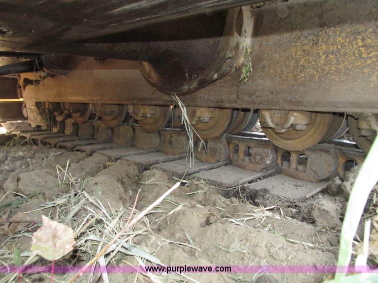 image for item F7467 1987 Caterpillar D7H dozer