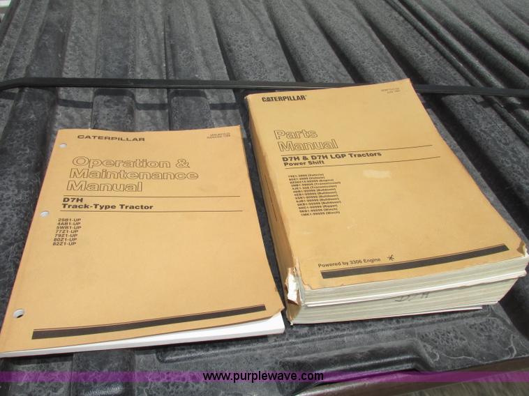 image for item F7467 1987 Caterpillar D7H dozer