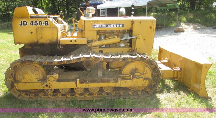 image for item F7468 John Deere 450B dozer