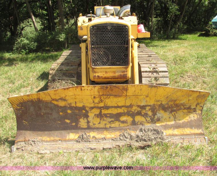 image for item F7468 John Deere 450B dozer