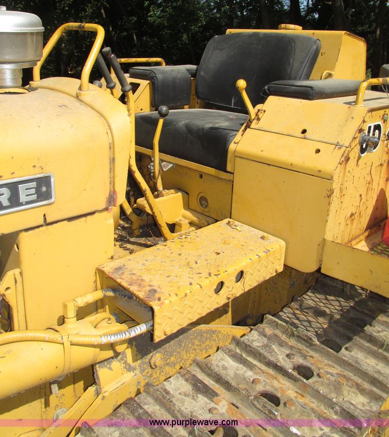 image for item F7468 John Deere 450B dozer