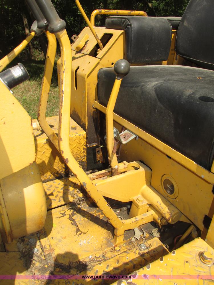 image for item F7468 John Deere 450B dozer