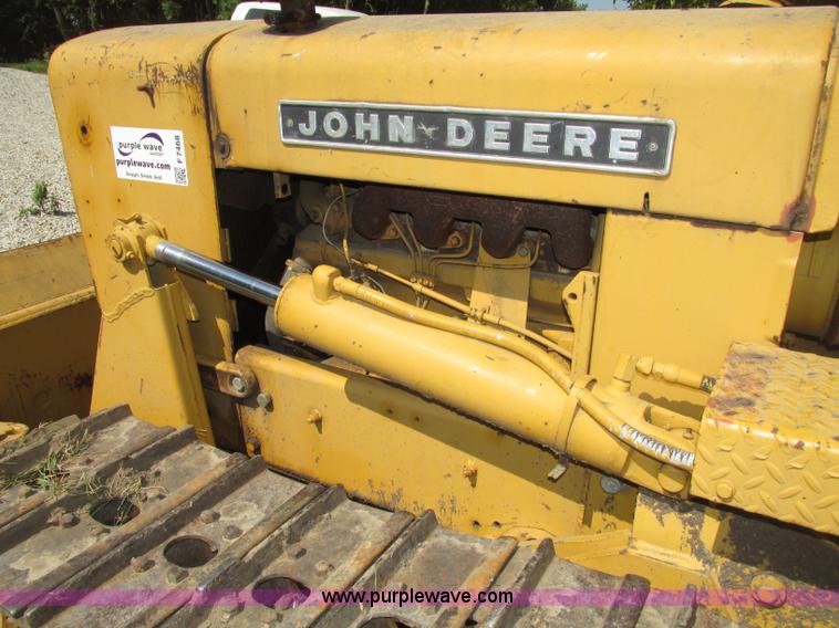 image for item F7468 John Deere 450B dozer