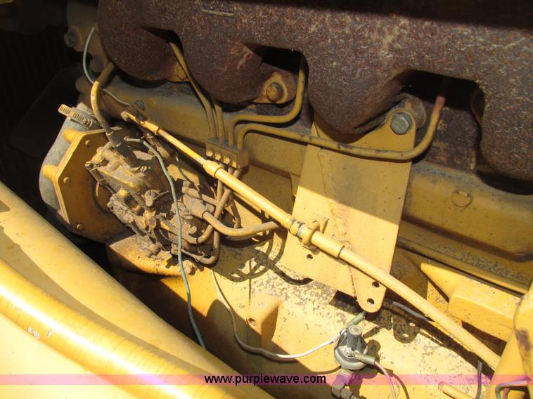 image for item F7468 John Deere 450B dozer