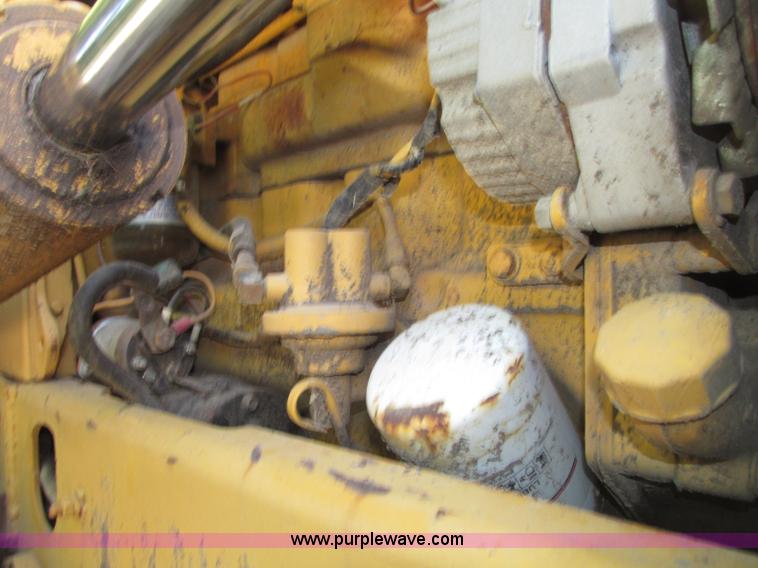 image for item F7468 John Deere 450B dozer