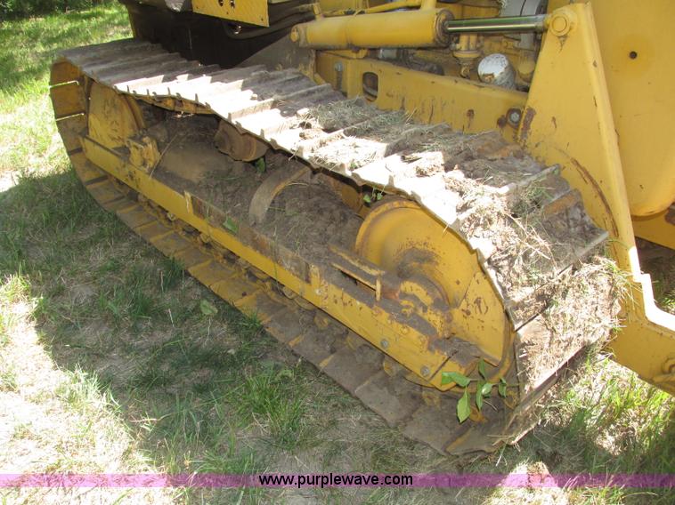image for item F7468 John Deere 450B dozer