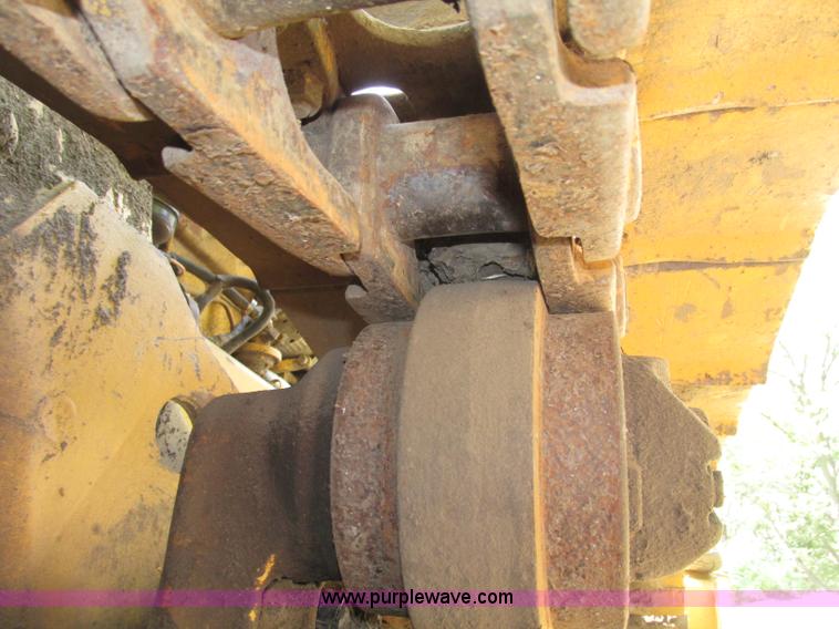 image for item F7468 John Deere 450B dozer