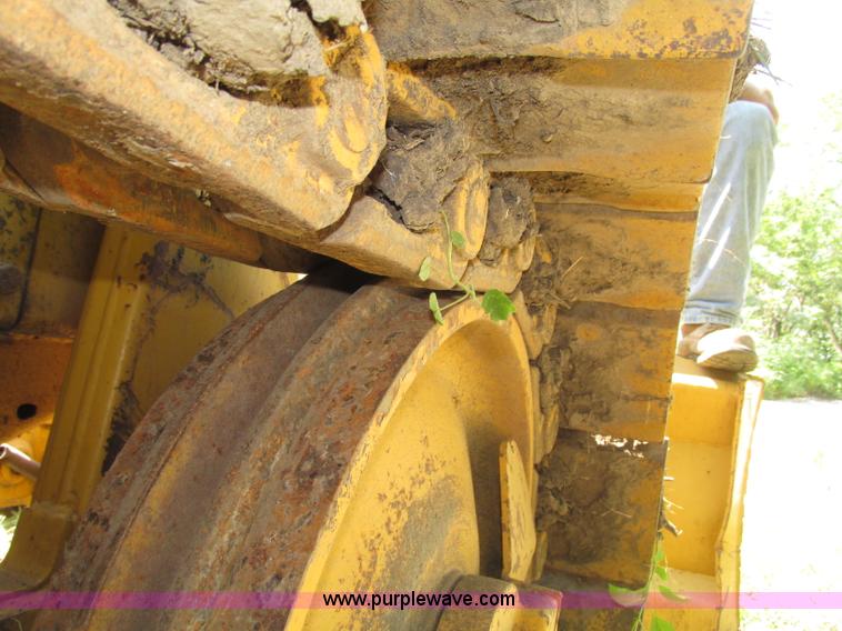 image for item F7468 John Deere 450B dozer