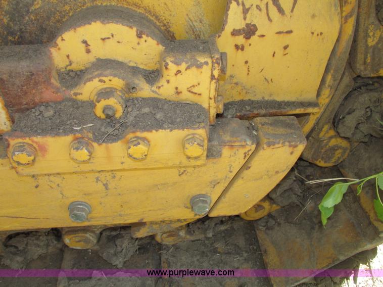 image for item F7468 John Deere 450B dozer