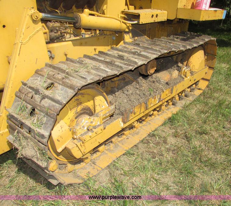 image for item F7468 John Deere 450B dozer
