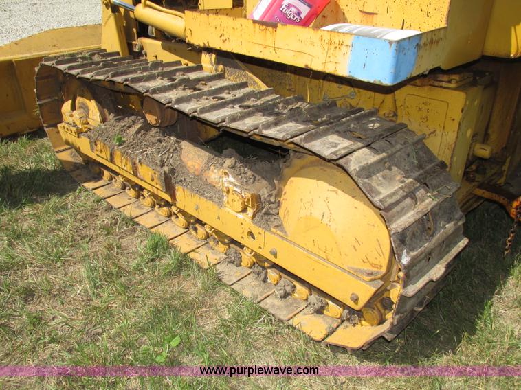 image for item F7468 John Deere 450B dozer