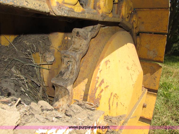 image for item F7468 John Deere 450B dozer