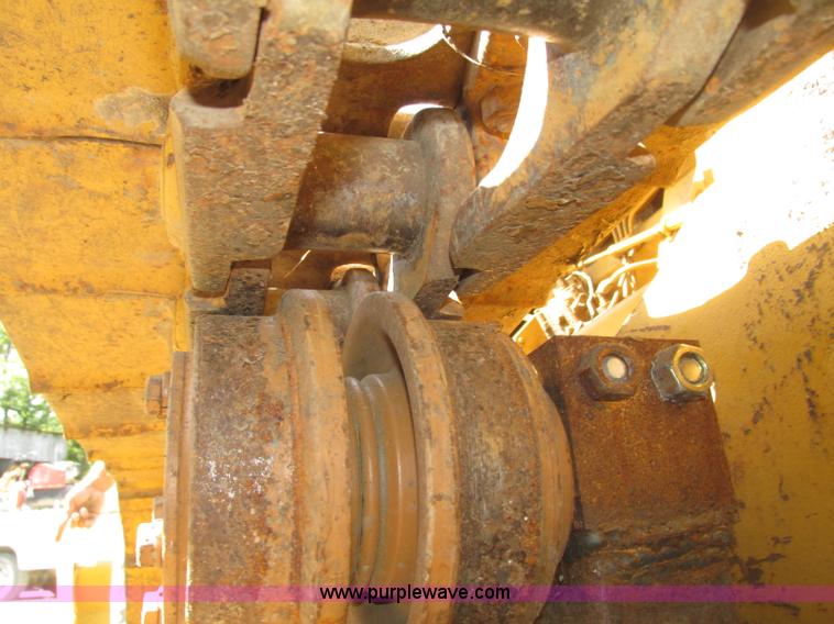 image for item F7468 John Deere 450B dozer