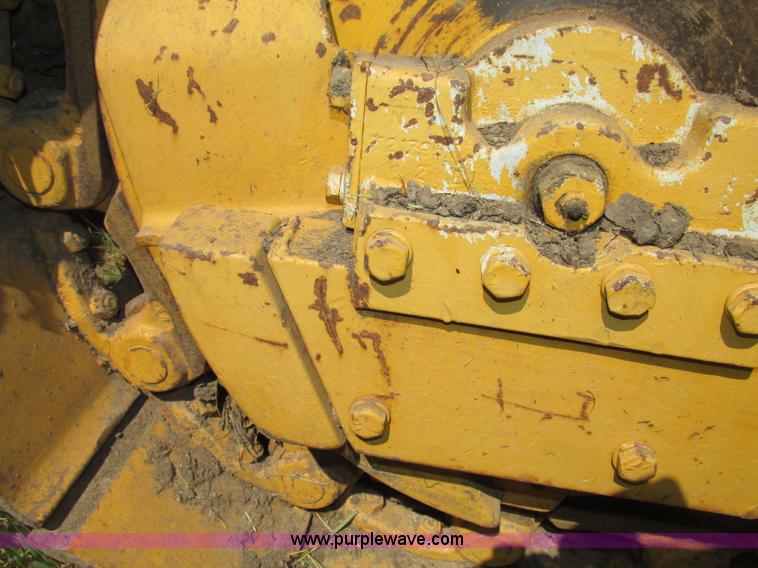 image for item F7468 John Deere 450B dozer