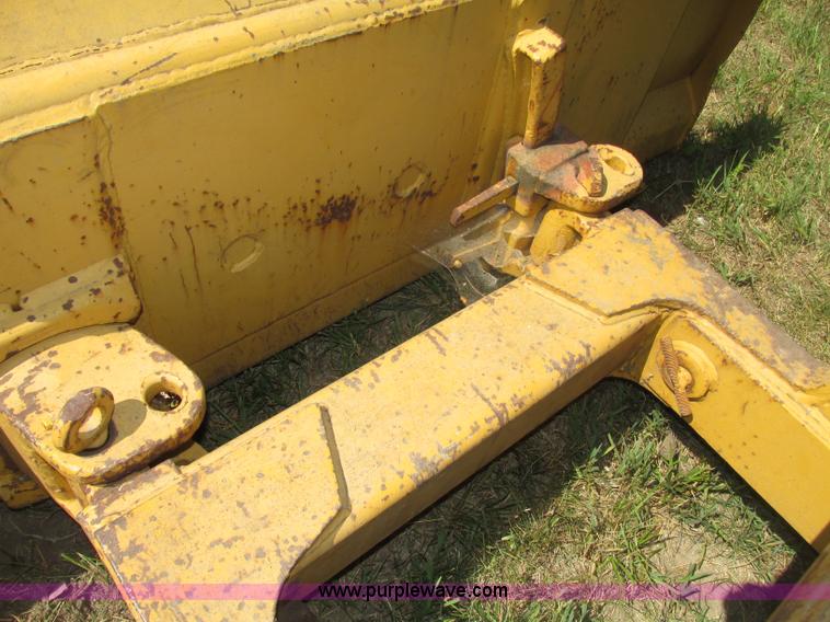 image for item F7468 John Deere 450B dozer