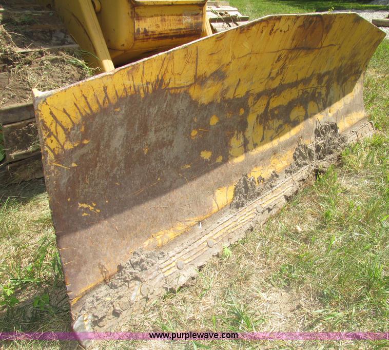 image for item F7468 John Deere 450B dozer