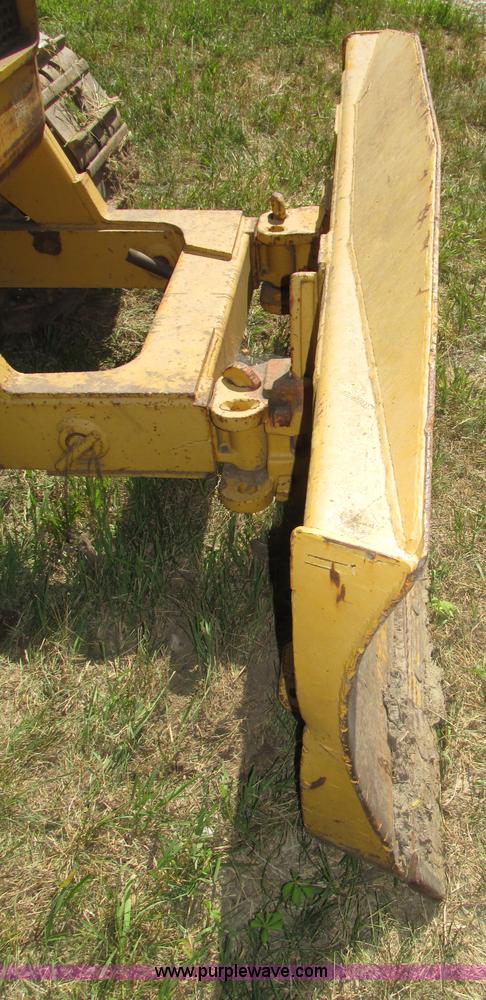 image for item F7468 John Deere 450B dozer
