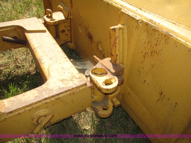 image for item F7468 John Deere 450B dozer