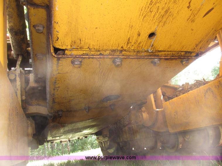 image for item F7468 John Deere 450B dozer