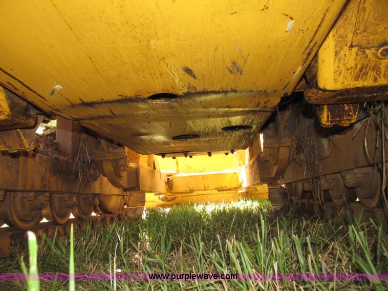 image for item F7468 John Deere 450B dozer