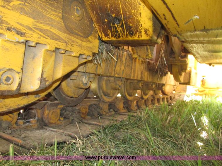 image for item F7468 John Deere 450B dozer