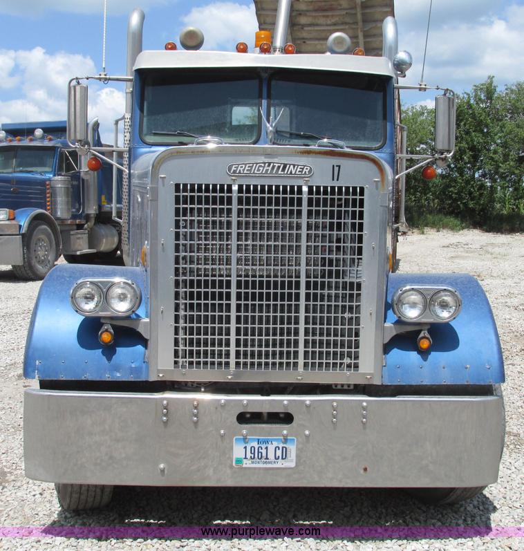 image for item F7469 1984 Freightliner Conventional FLC 120 semi truck