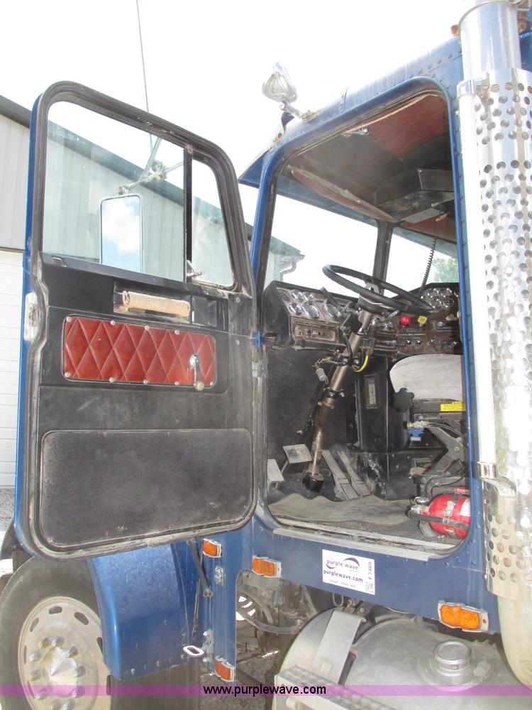 image for item F7469 1984 Freightliner Conventional FLC 120 semi truck