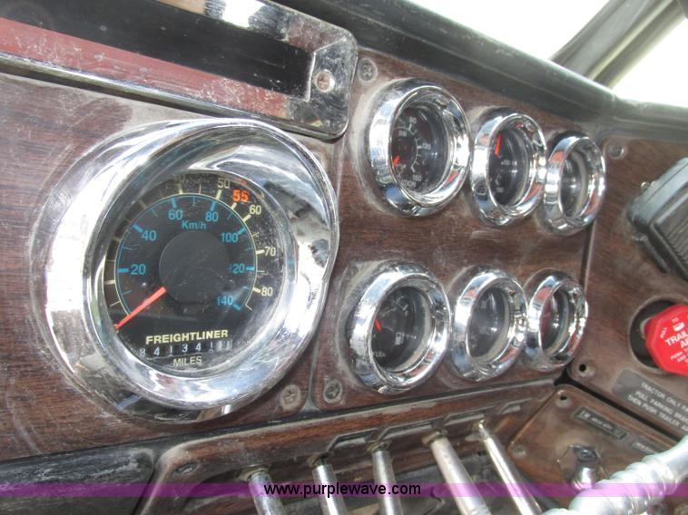 image for item F7469 1984 Freightliner Conventional FLC 120 semi truck