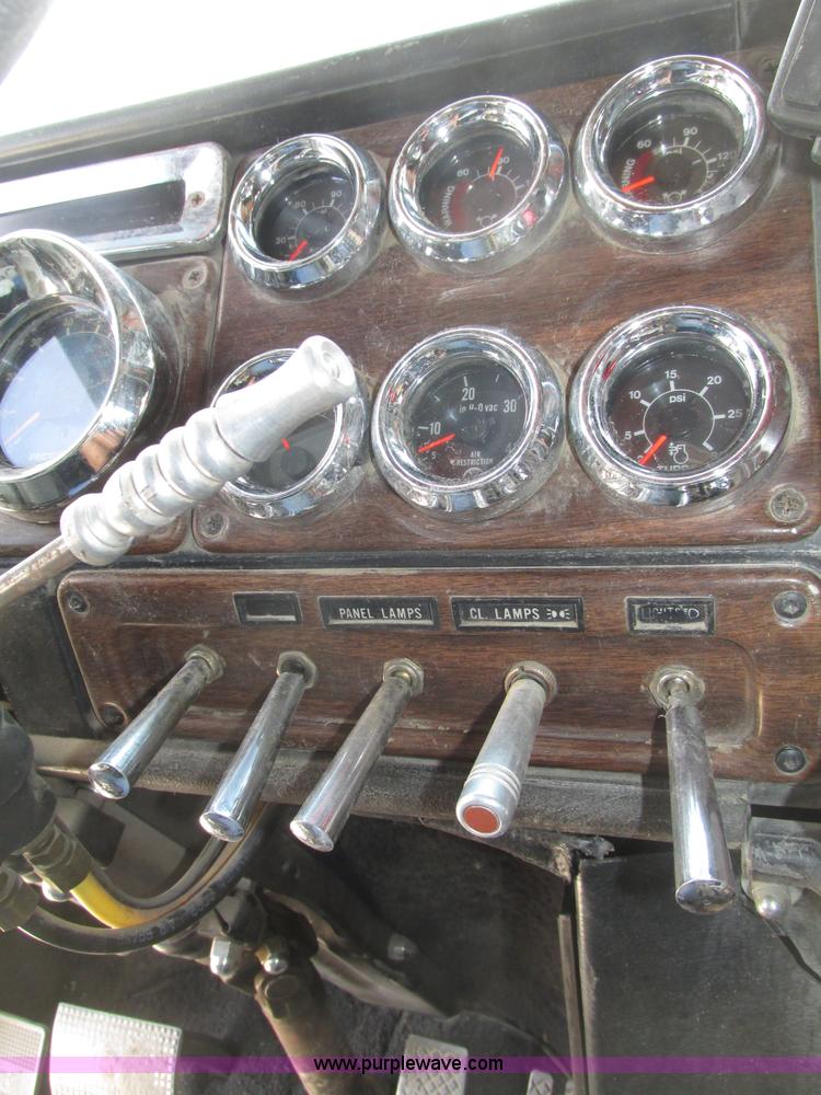 image for item F7469 1984 Freightliner Conventional FLC 120 semi truck