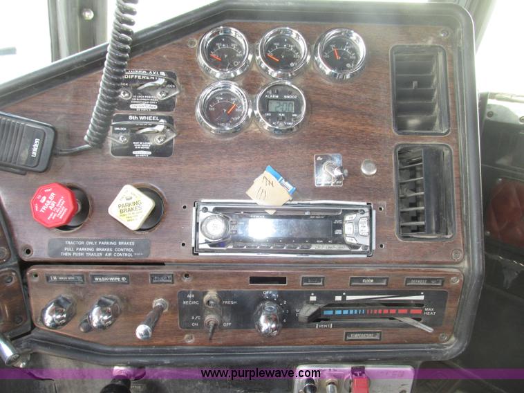 image for item F7469 1984 Freightliner Conventional FLC 120 semi truck