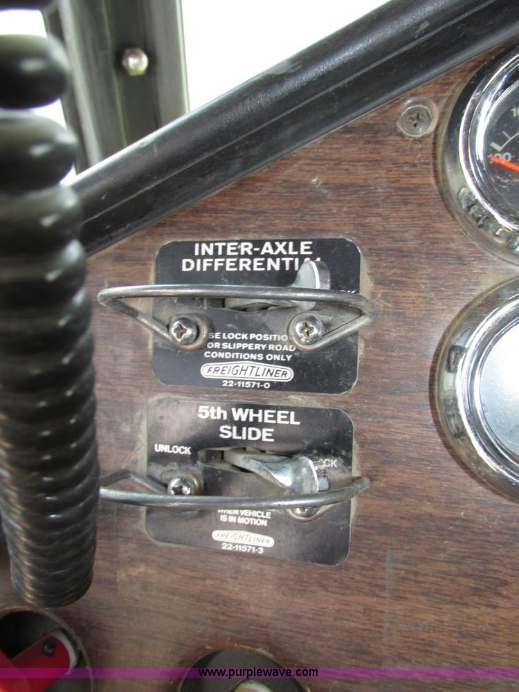 image for item F7469 1984 Freightliner Conventional FLC 120 semi truck