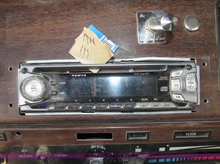 image for item F7469 1984 Freightliner Conventional FLC 120 semi truck