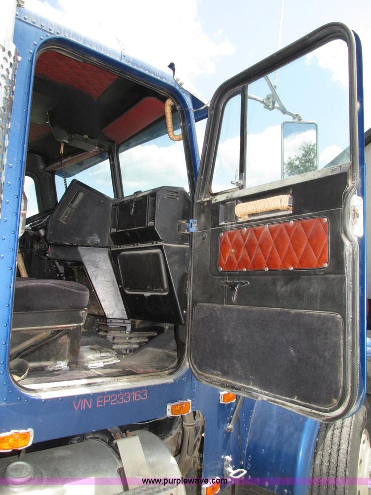 image for item F7469 1984 Freightliner Conventional FLC 120 semi truck