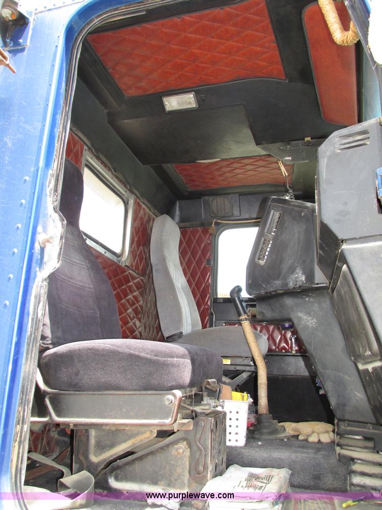 image for item F7469 1984 Freightliner Conventional FLC 120 semi truck