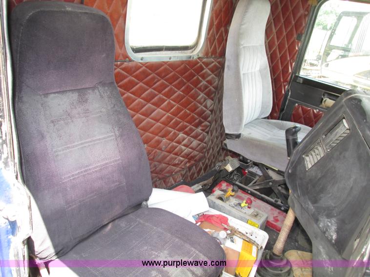 image for item F7469 1984 Freightliner Conventional FLC 120 semi truck