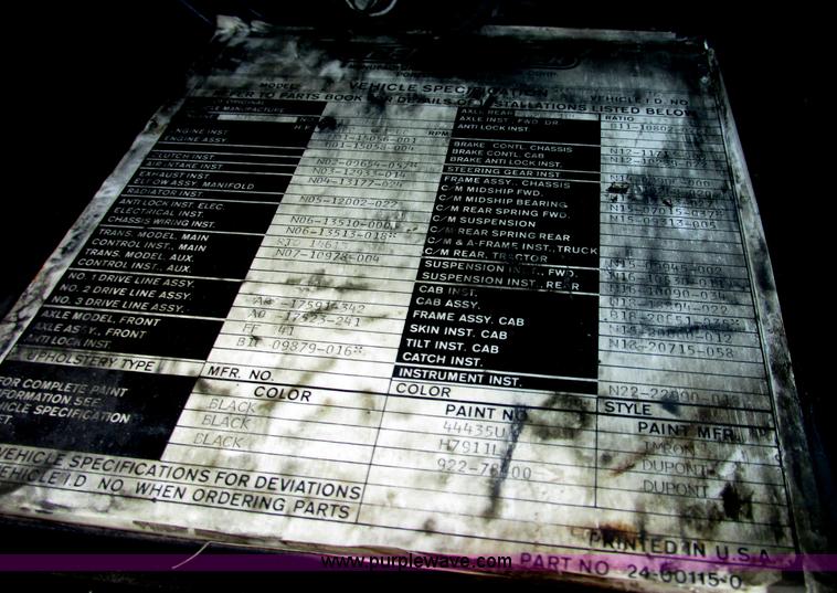 image for item F7469 1984 Freightliner Conventional FLC 120 semi truck